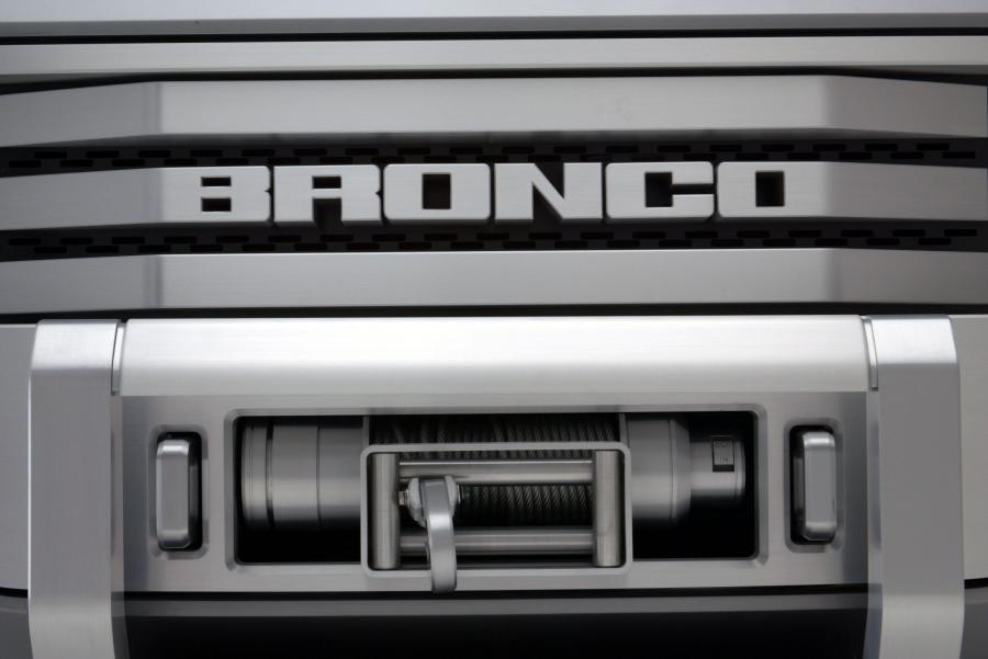  Ford Bronco Concept 2004 года  (фото 14 из 64)